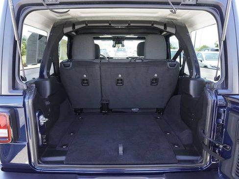 Used 2025 Jeep Wrangler Unlimited Sport AWD/4WD image 31