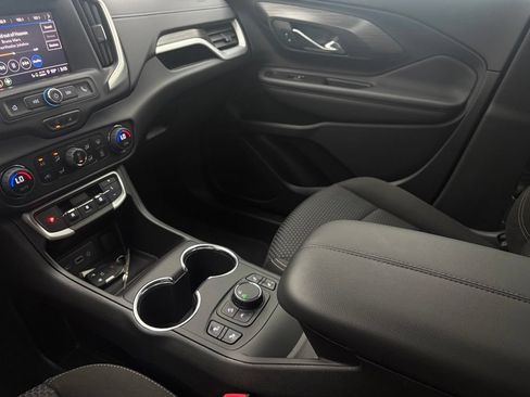 Used 2023 GMC Terrain SLE w/ Driver Convenience Package FWD image 27