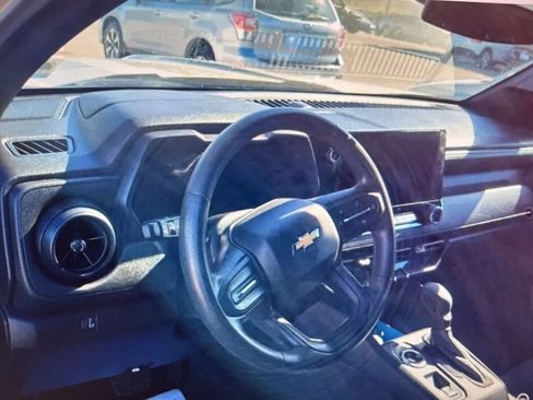 Used 2024 Chevrolet Colorado W/T image 4