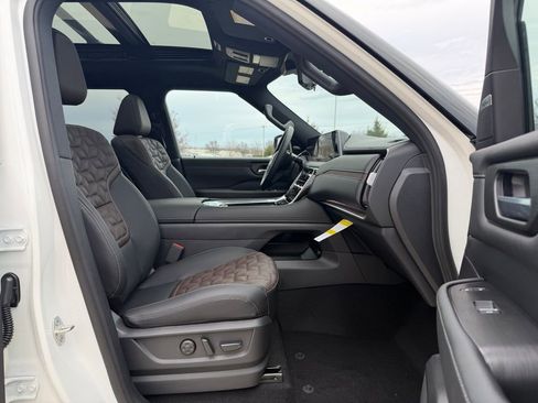 New 2026 Nissan Armada Platinum image 37