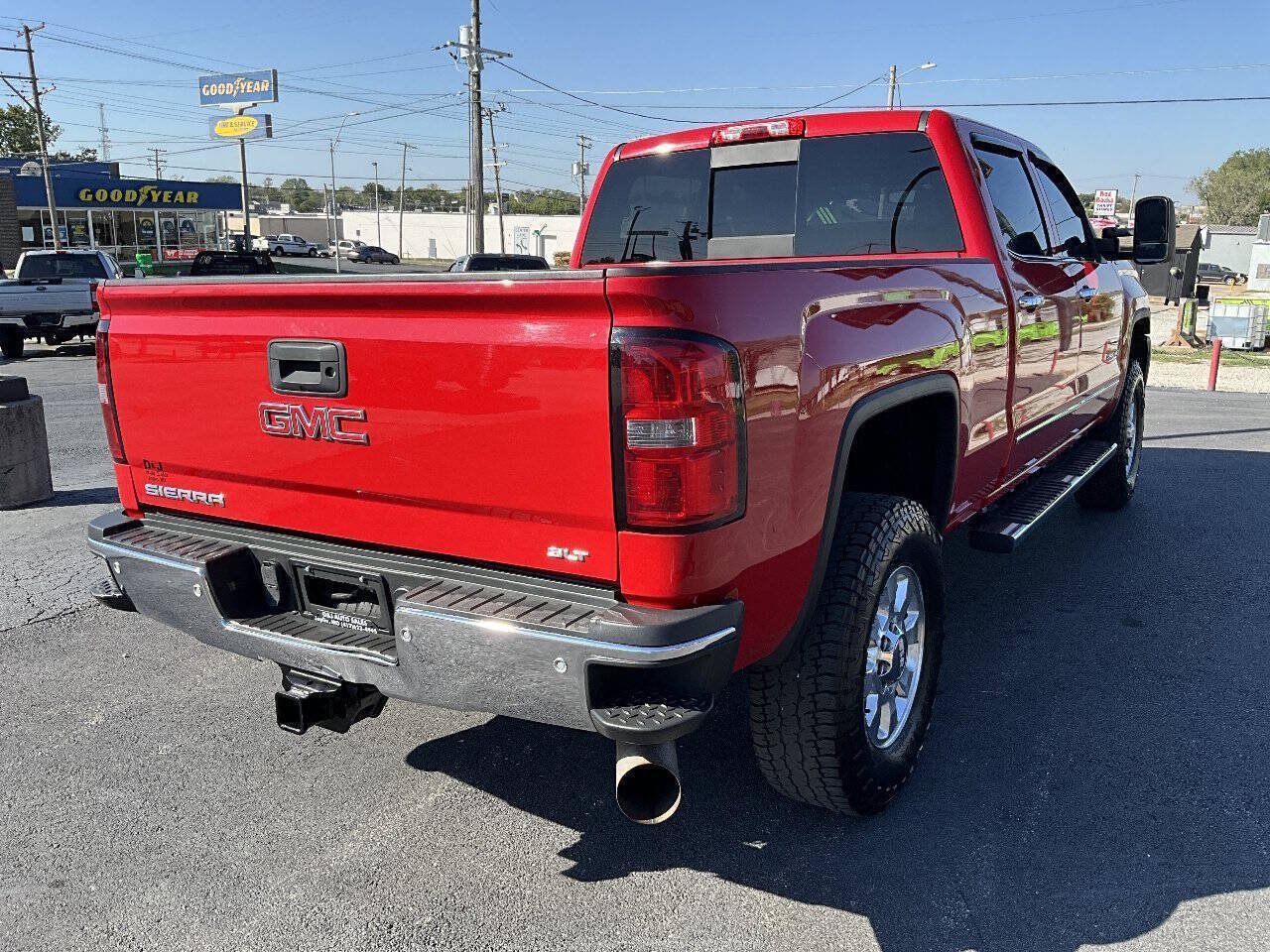 Used 2015 GMC Sierra 2500 SLT w/ Duramax Plus Package AWD/4WD image 5