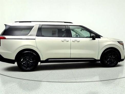Used 2025 Kia Carnival SX w/ SX Dark Edition Package FWD image 4