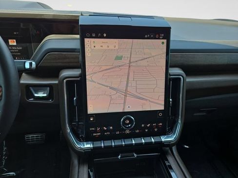 Used 2025 GMC Yukon Denali Ultimate w/ LPO, Floor Liner Package AWD/4WD image 26
