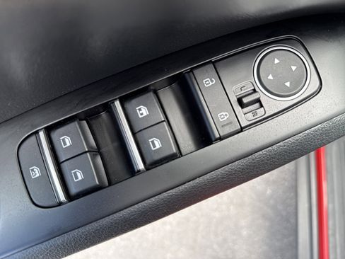 Certified 2025 Kia Soul LX w/ LX Technology Package FWD image 16