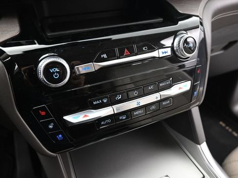 Certified 2023 Ford Explorer Platinum AWD/4WD image 17