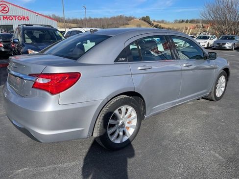 Used 2014 Chrysler 200 Touring image 8