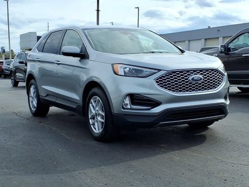 Certified 2023 Ford Edge SEL w/ Convenience Package AWD/4WD image 3