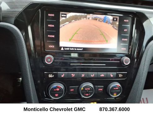 Used 2020 Volkswagen Passat 2.0T R-Line image 10