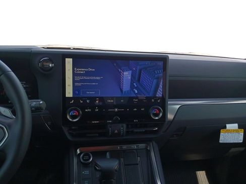 Used 2025 Lexus GX 550 w/ Accessory Package (2T) AWD/4WD image 12
