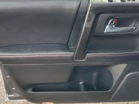 Used 2016 Toyota 4Runner Trail Premium AWD/4WD image 8