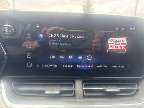 Used 2025 Chevrolet Trax LT w/ LT Convenience Package FWD image 22