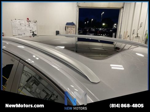 Used 2021 Volkswagen Atlas Cross Sport SE w/ Panoramic Sunroof Package AWD/4WD image 16