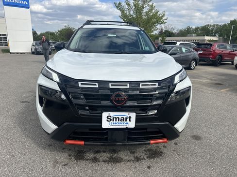 Used 2025 Nissan Rogue SV AWD/4WD image 8