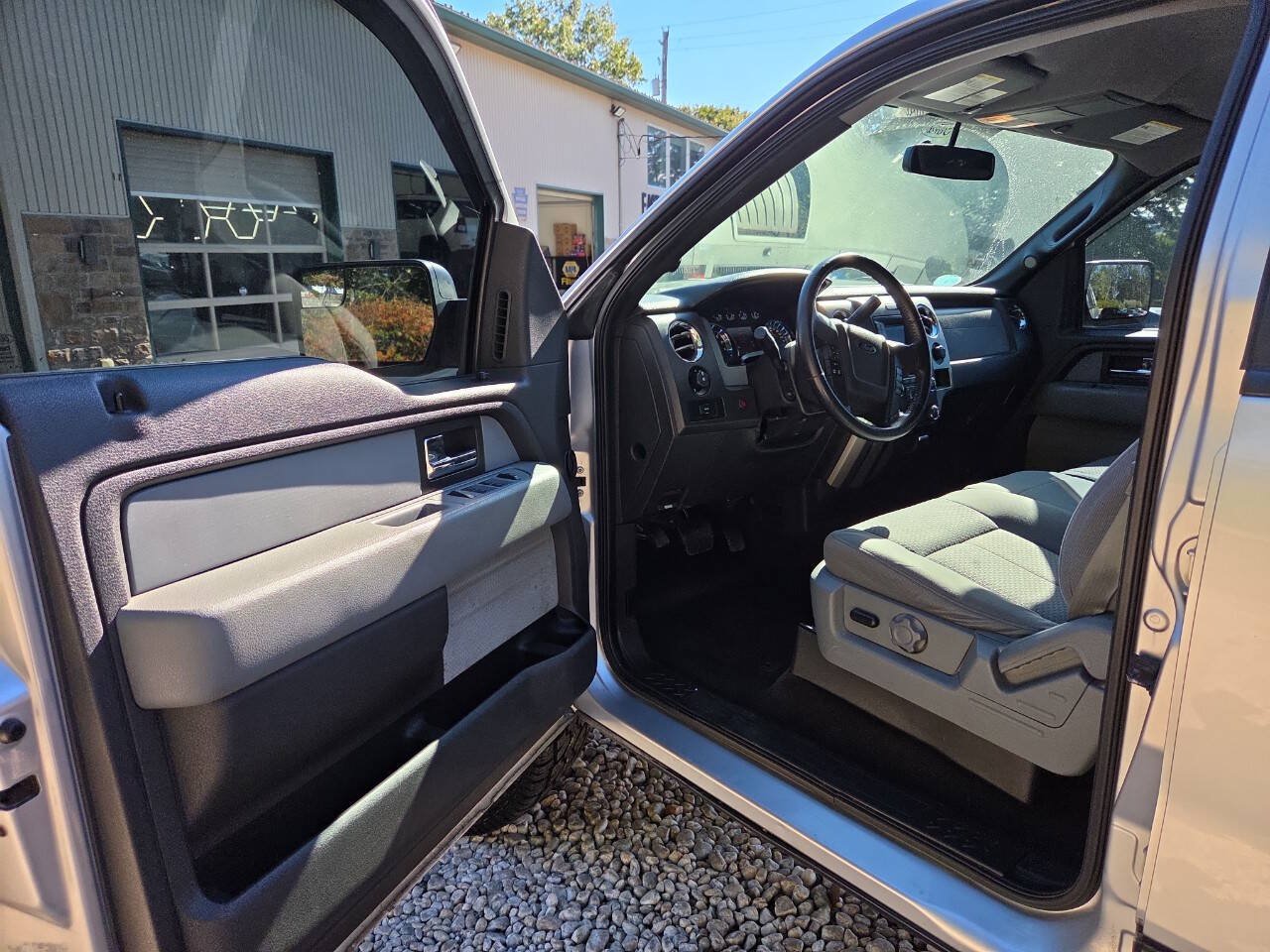 Used 2013 Ford F150 XLT w/ XLT Chrome Pkg AWD/4WD image 14