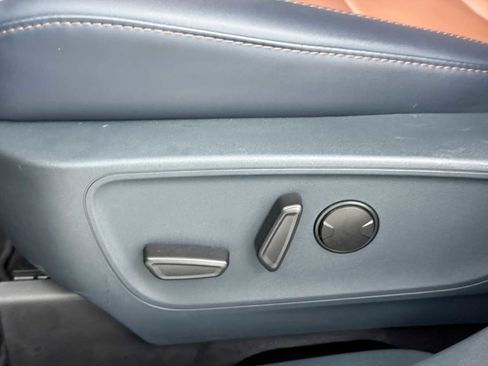 Used 2024 Ford Maverick Lariat FWD image 14
