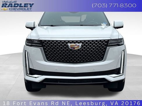 Used 2023 Cadillac Escalade Premium Luxury AWD/4WD image 9