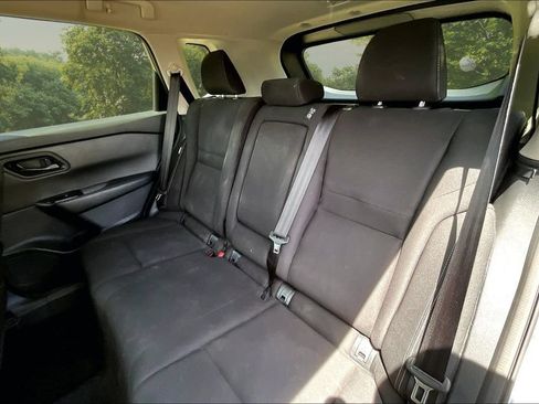 Used 2024 Nissan Rogue S AWD/4WD image 25