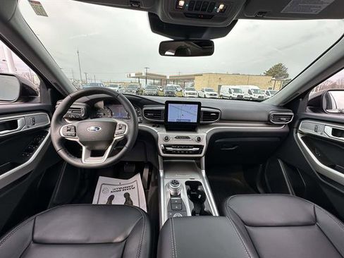 Used 2023 Ford Explorer XLT w/ Equipment Group 202A image 14