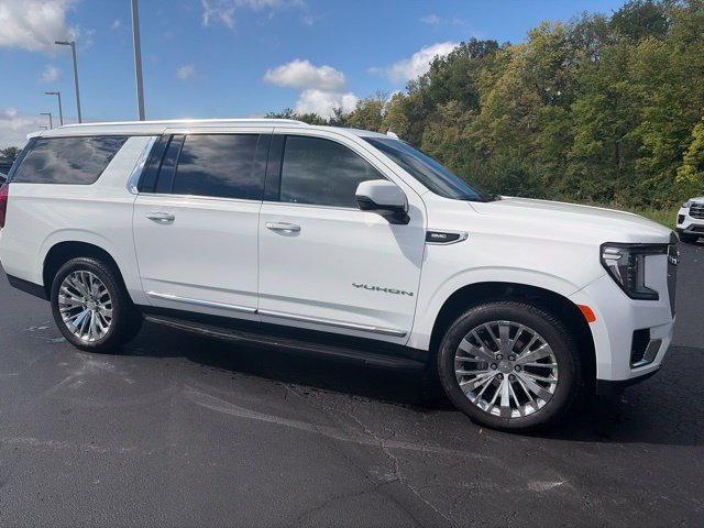 Used 2021 GMC Yukon XL SLT w/ SLT Luxury Plus Package AWD/4WD image 8