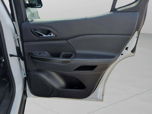 Used 2021 GMC Acadia SLT image 35