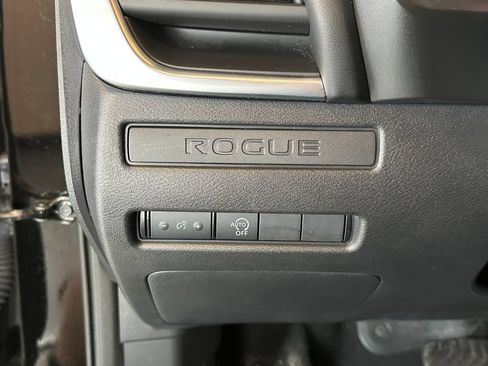 Used 2023 Nissan Rogue S AWD/4WD image 17