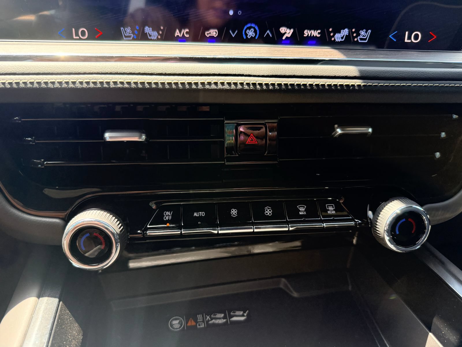New 2025 Chevrolet Tahoe Premier AWD/4WD image 19