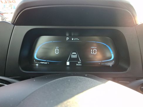 Certified 2025 Hyundai Elantra Sport image 19