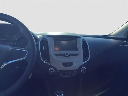 Used 2018 Chevrolet Cruze LS image 15