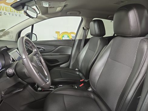 Certified 2022 Buick Encore Preferred w/ Safety Package AWD/4WD image 11