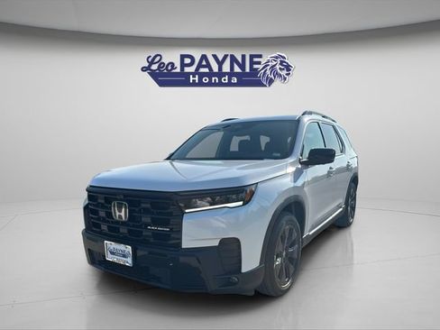 Certified 2026 Honda Pilot Black Edition image 3