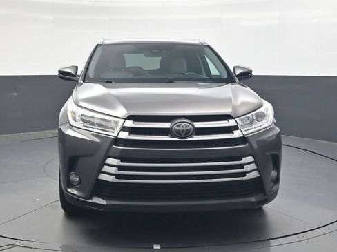 Used 2017 Toyota Highlander XLE AWD/4WD image 9