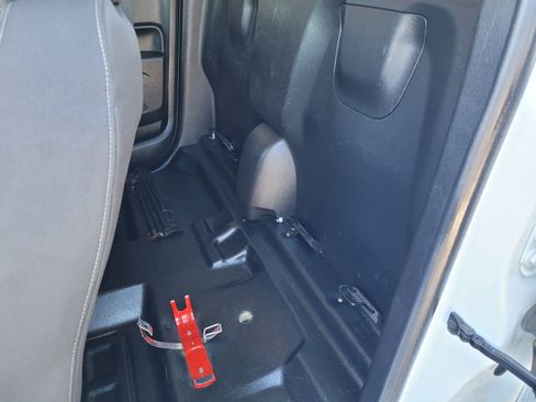 Used 2020 Chevrolet Colorado LT w/ Safety Package image 10