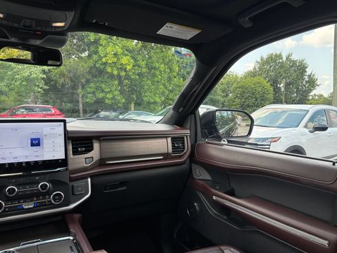 Used 2024 Ford Expedition Limited AWD/4WD image 44