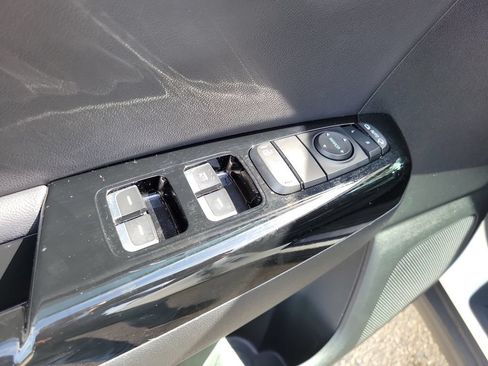 Certified 2021 Kia Sportage EX FWD image 15