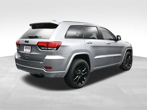 Used 2021 Jeep Grand Cherokee Laredo X AWD/4WD image 5