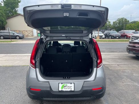 Used 2022 Kia Soul LX w/ Technology Package FWD image 16