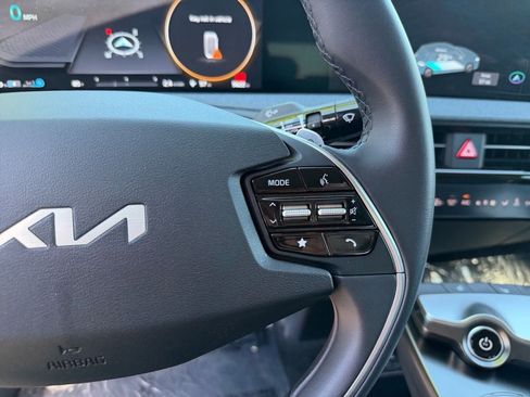 Used 2024 Kia EV6 Light RWD image 16
