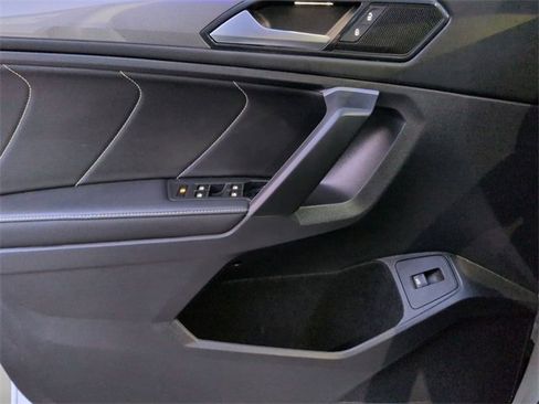 Used 2024 Volkswagen Tiguan SE R-Line image 22