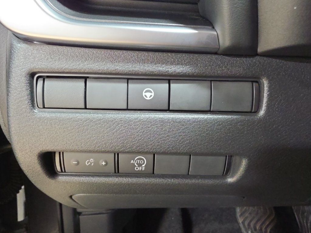 Used 2023 Nissan Rogue SV AWD/4WD image 20