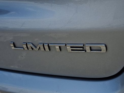Used 2025 Jeep Compass Limited AWD/4WD image 15