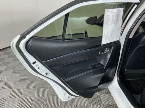 Used 2017 Toyota Corolla XSE image 26