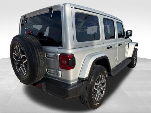 Used 2024 Jeep Wrangler Unlimited Sahara w/ Technology Group AWD/4WD image 6