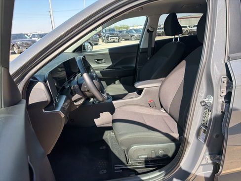 Used 2025 Hyundai Kona SEL image 11