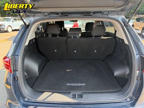 Used 2022 Kia Sportage LX AWD/4WD image 11