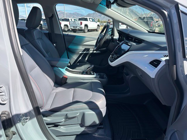 Used 2021 Chevrolet Bolt Premier w/ Infotainment Package FWD image 31