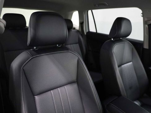 Used 2022 Volkswagen Tiguan SE image 20