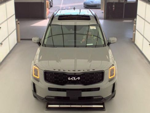 Used 2022 Kia Telluride SX AWD/4WD image 3
