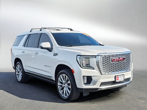 Used 2024 GMC Yukon Denali w/ Denali Reserve Package image 7