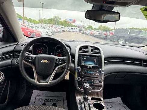 Used 2015 Chevrolet Malibu LT FWD image 15