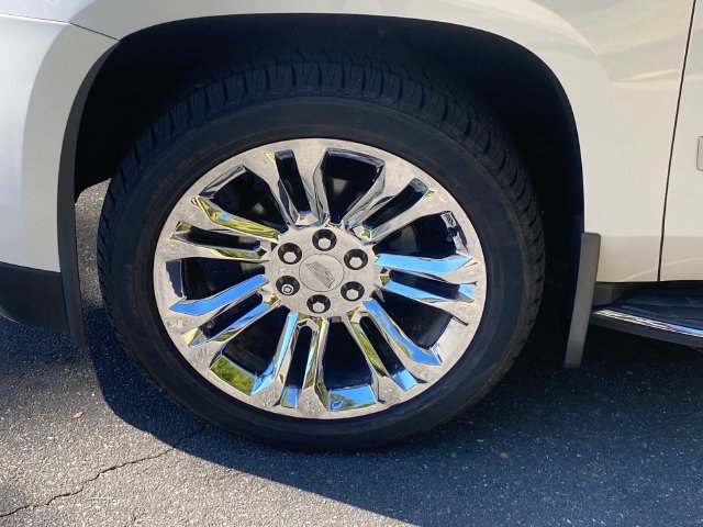 Used 2018 Cadillac Escalade Luxury w/ LPO, Radiant Package AWD/4WD image 6